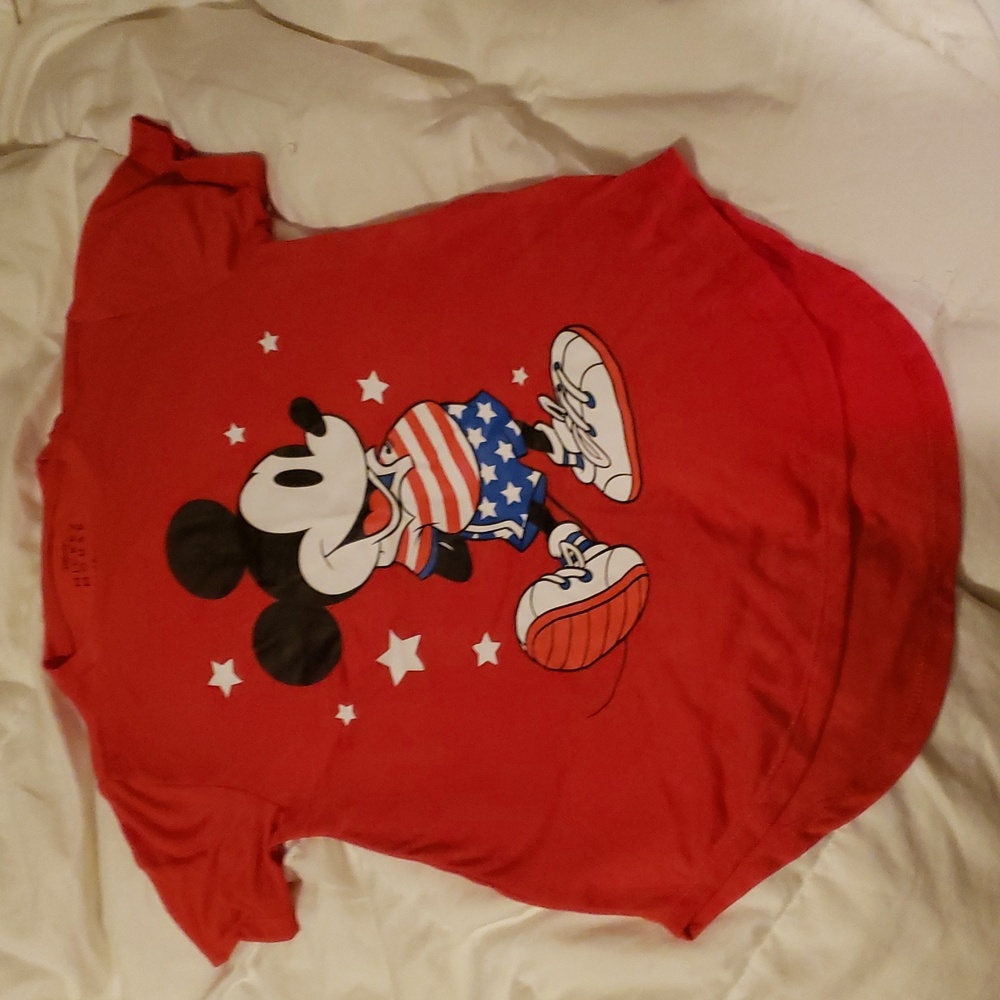 $15 or 2/$20. Disney Mickey Mouse Red Fitted T-Shirt Patriotic Mickey Size XS